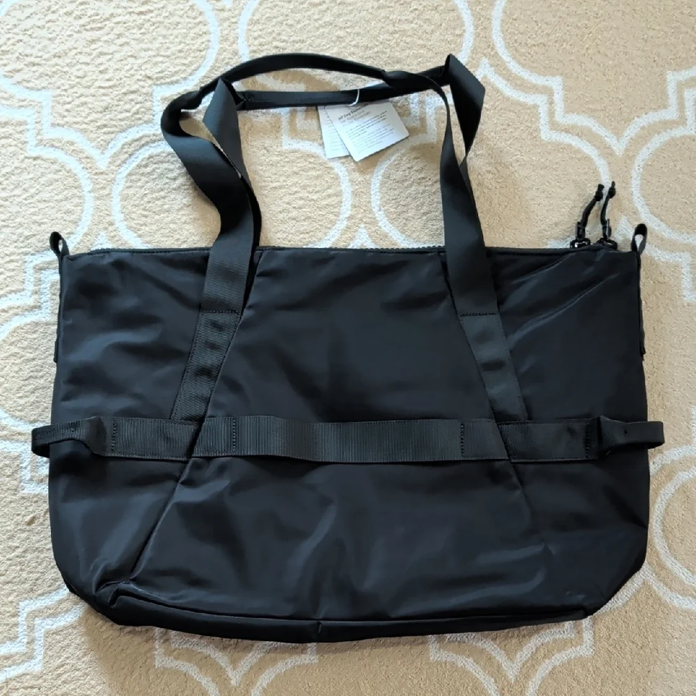 Lululemon All Day Essentials Tote Black NWT - Picture 5 of 13